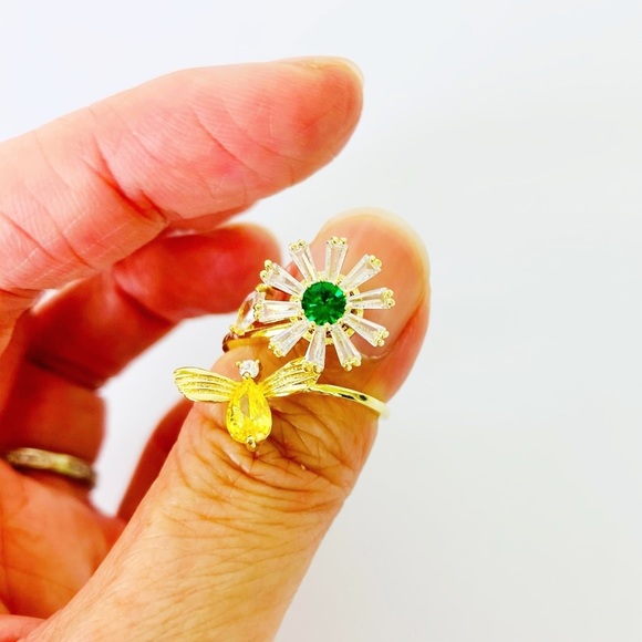 Fancy Fidget Spinner Rotating Daisy & Bee Crystal Yellow Gold Ring Adjustable OS - Picture 6 of 7